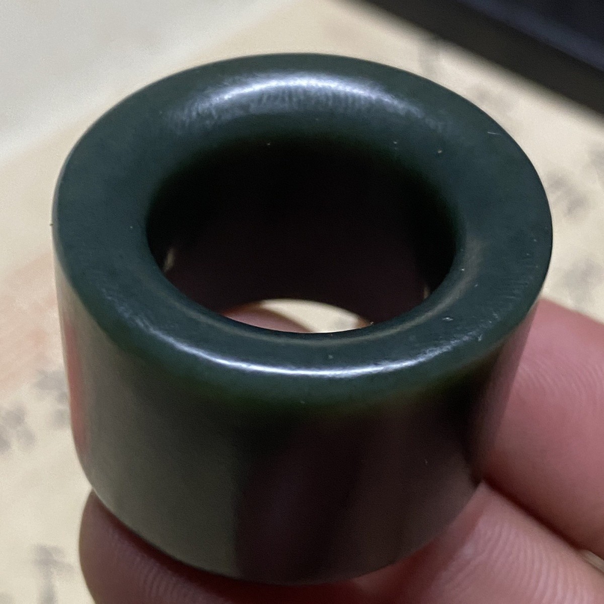 Hotan jade old green finger ring oily and delicate natural Xinjiang A grade Hetian green jade ring men's domineering jade ring