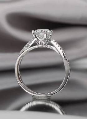 微镶扭臂皇冠 925银镀18K金莫桑石钻戒六爪结求婚1克拉戒指女