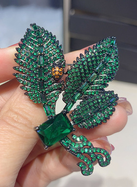 西凉妃子高颜值精致设计小众蝴蝶羽胸针优雅女神闺蜜礼服百搭首饰