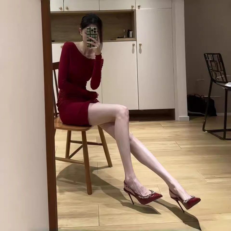 尖头水钻酒红色高跟鞋女2025春夏新款漆皮性感御姐凉鞋后空宴会鞋,淘宝优惠券,粉丝福利购,淘宝优惠卷