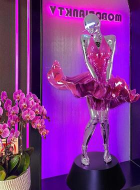 空山基玛丽莲梦露落地大摆件