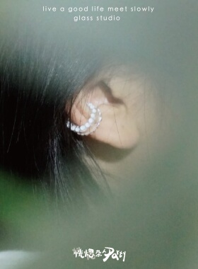 恍惚杂人Party｜“格纹与珍珠”设计感玻璃耳骨夹免耳洞可爱质感