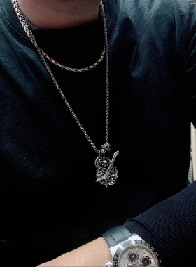 原创高街项链男潮小众设计撒旦吉它手吊坠钛钢复古酷帅嘻哈毛衣链