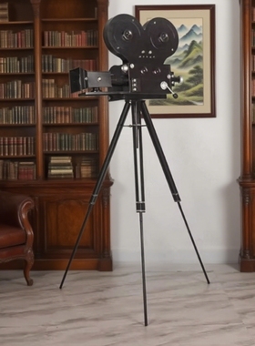 老式电影放映机模型三脚架摄像机