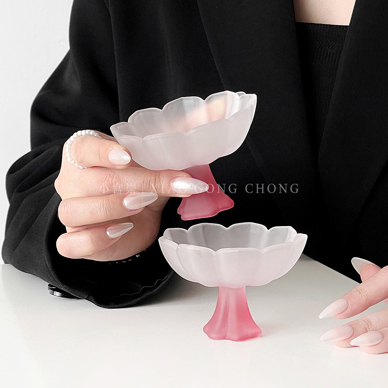 新中式琉璃粉莲花高脚玻璃茶杯家用高颜值清酒杯闻香杯品茗主人杯 - 图1