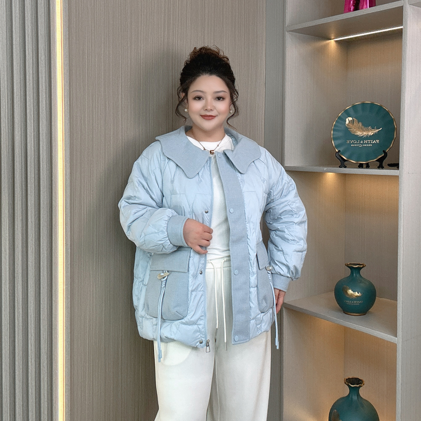 加大码娃娃领羽绒服2025秋冬胖mm设计感牛角扣加厚白鸭绒保暖外套 - 图2