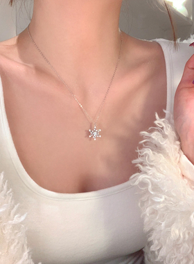 挪威雪景 精致闪锆雪花吊坠项链轻奢温柔气质锆石银色雪花项链