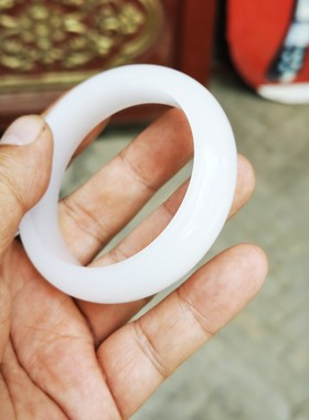 新疆白金丝玉手镯戈壁玉石英岩玉精选 基本达到无瑕疵高白 口径全