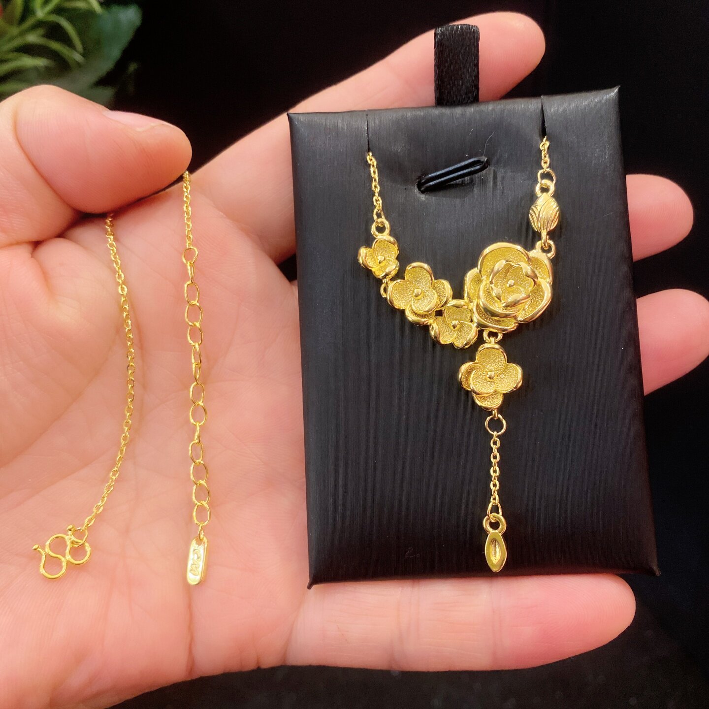 Golden rose jewelry set for women light luxury sand gold