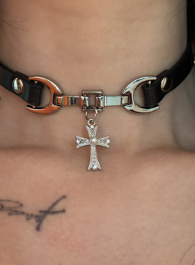 暗黑金属蝴蝶皮质项圈小众高级设计感十字架挂件项链choker女饰品