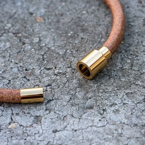 Чокер, ожерелье, ремешок, кожаный колокольчик, домашний питомец, делается под заказ, кот, простой и элегантный дизайн