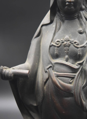 高村光云作铸铜观音菩萨像，重4.8公斤高52厘米，精美且开脸祥和