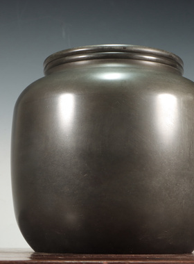 锡茶叶罐，尚玩堂造锡罐，重2.07千克，高19.5厘米，直径19.8厘米