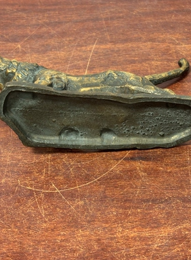 日本人间国宝北村西望作铸铜雄狮，重1.03公斤，长17厘米，高10