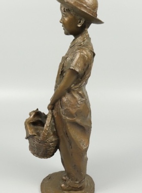 日本金工大师大道寺光弘作女孩和狗铜像，重约6.3公斤，高39厘米