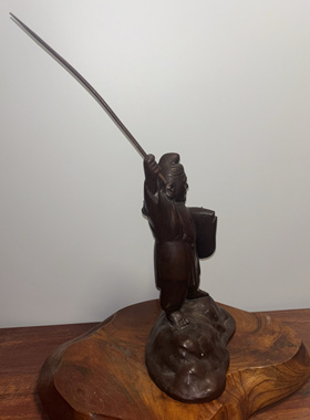 日本铜制财神惠比寿摆件，重2.03千克，高43厘米，宽度22厘米。