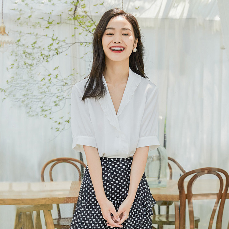  naivee蕾丝衫/雪纺衫