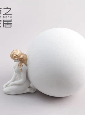 北欧小众抽象人体雕塑样板房装饰