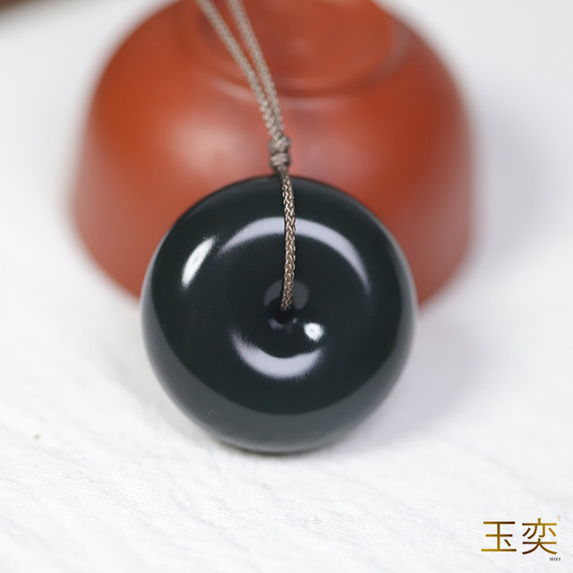 Elaeagnus angustifolia green Sugong jade pendant special pendant seed material