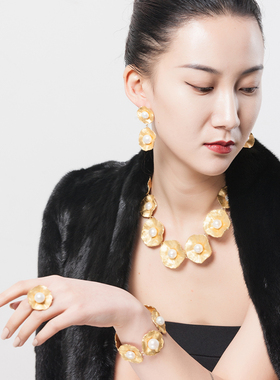 Lalune银镀金淡水珍珠莲叶手链