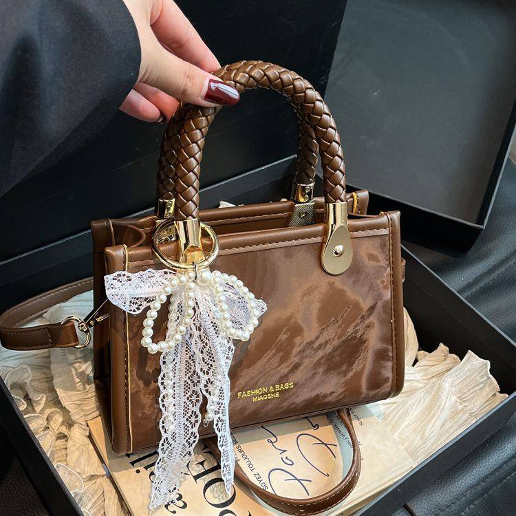 法式复古手提小拎包女式2025新款时尚撞色单肩小方包高级感斜挎包,淘宝优惠券,粉丝福利购,淘宝优惠卷