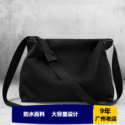 ulzzang单肩包男斜挎包大容量运动健身包休闲尼龙行李包旅行包女 - 图2