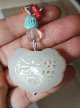 [观心]白玉如意锁香囊橙琉璃项链