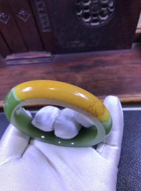 纯天然东北籽料透闪石玉手镯析木绿河磨玉皮浆玉三色手镯59口82克