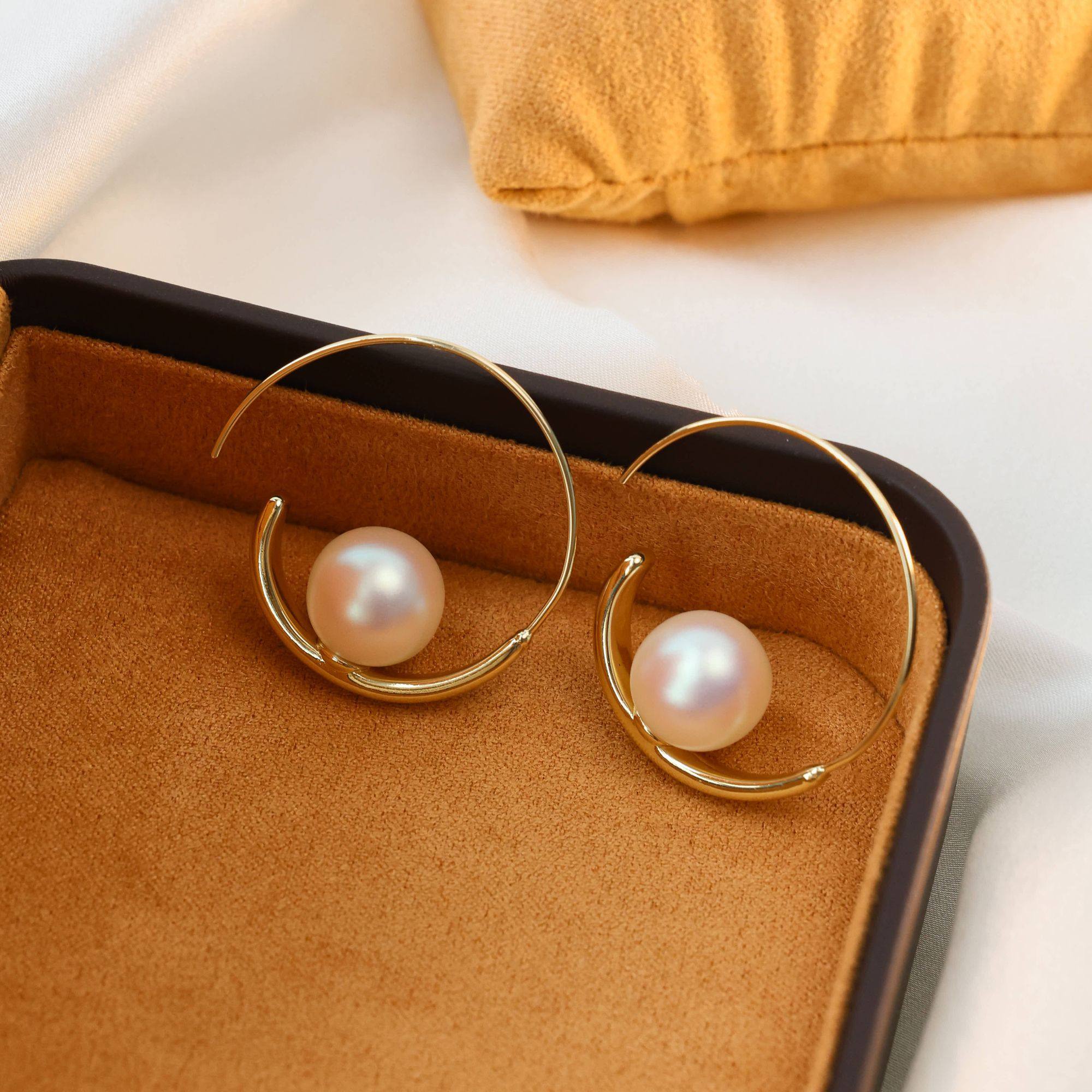 简约C形悬月耳圈气质名媛轻奢复古法式经典设计感,淘宝优惠券,粉丝福利购,淘宝优惠卷