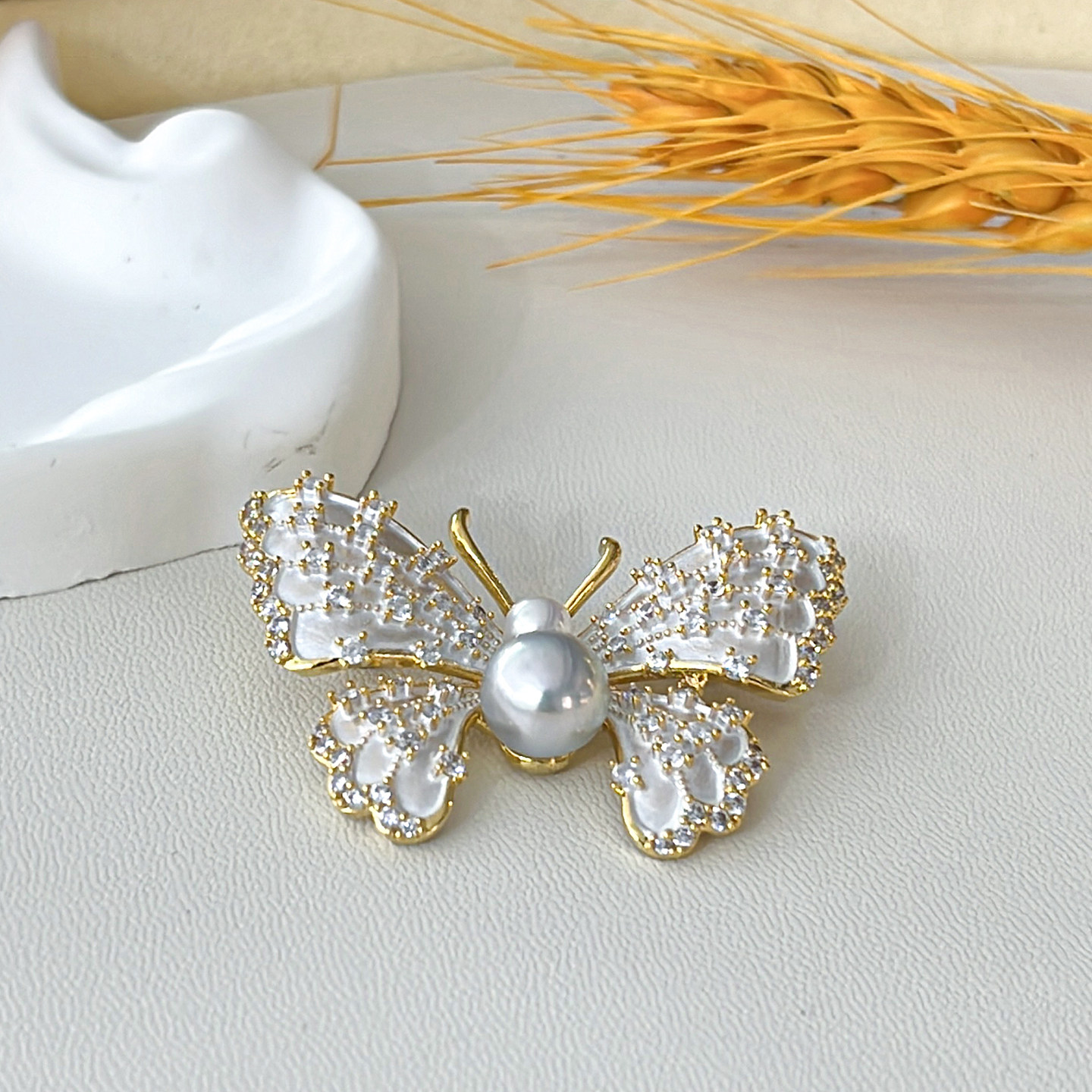 日本akoya海水真多麻珍珠蝴蝶胸针女款胸花别针高级感轻奢送妈妈,淘宝优惠券,粉丝福利购,淘宝优惠卷