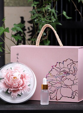 高级感陶瓷牡丹花香薰礼盒卧室内
