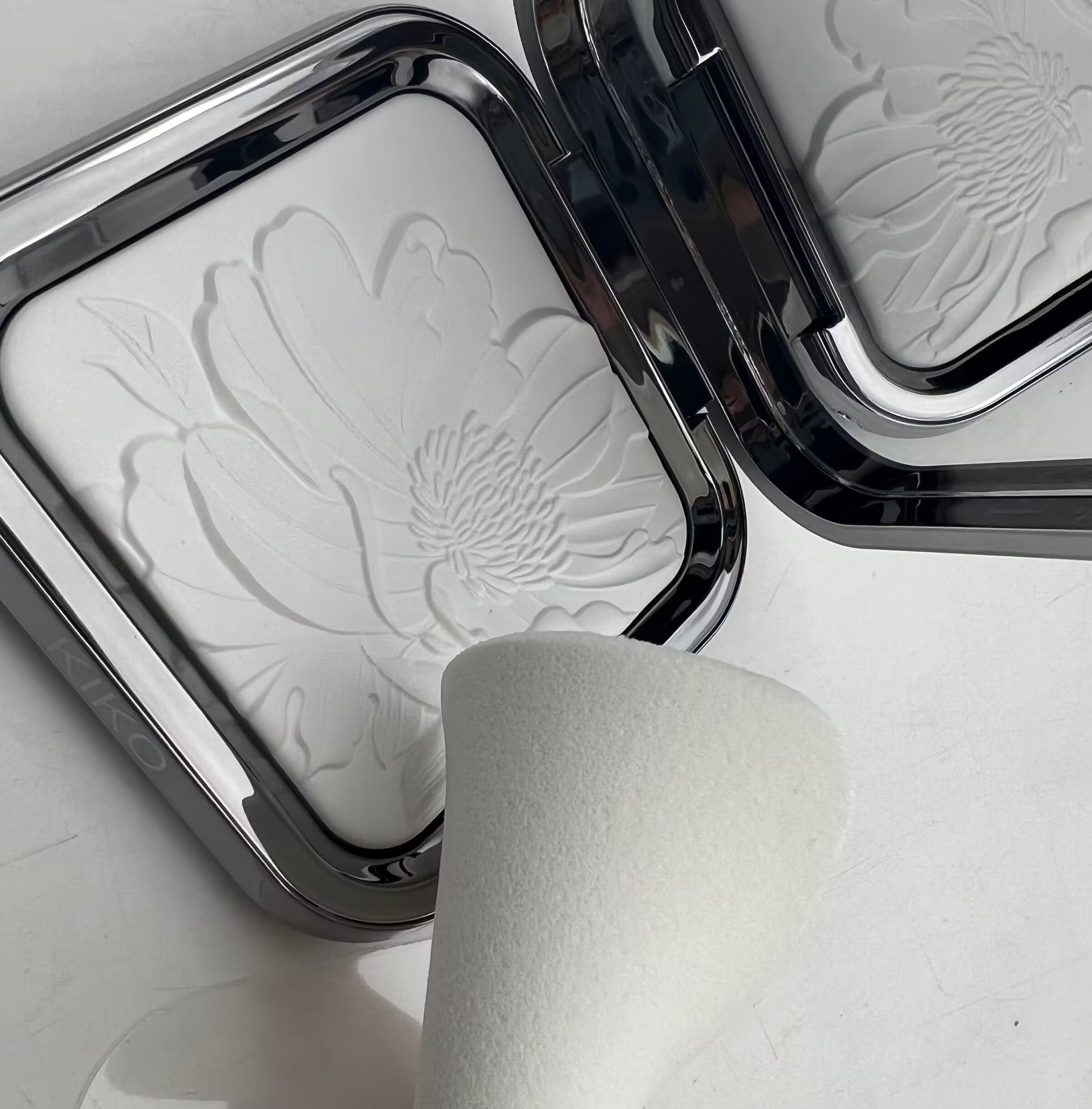 -官方授权--【真假对比】 KIKO水莲花蜜粉 干湿粉饼 定妆补妆27年 - 图3