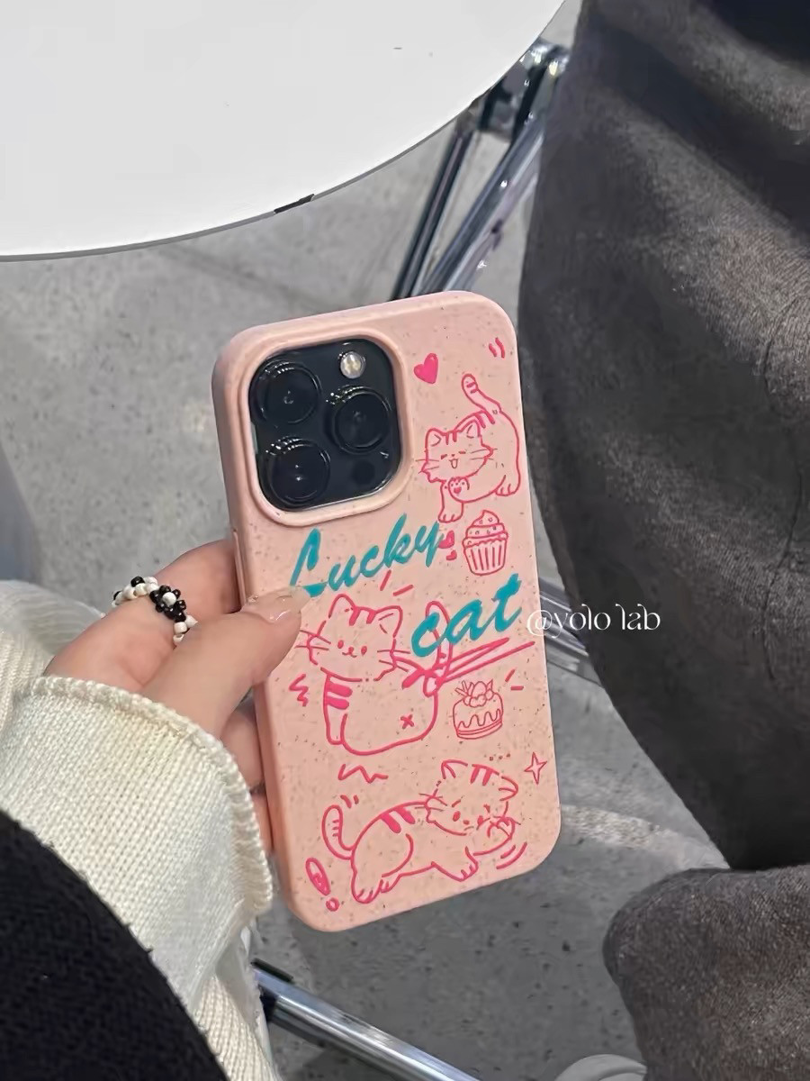 简笔画创意粉色线条小猫适用于苹果15/14手机壳磨砂可降解小麦壳软壳11/12promax高级xs/xr防摔7p搞笑