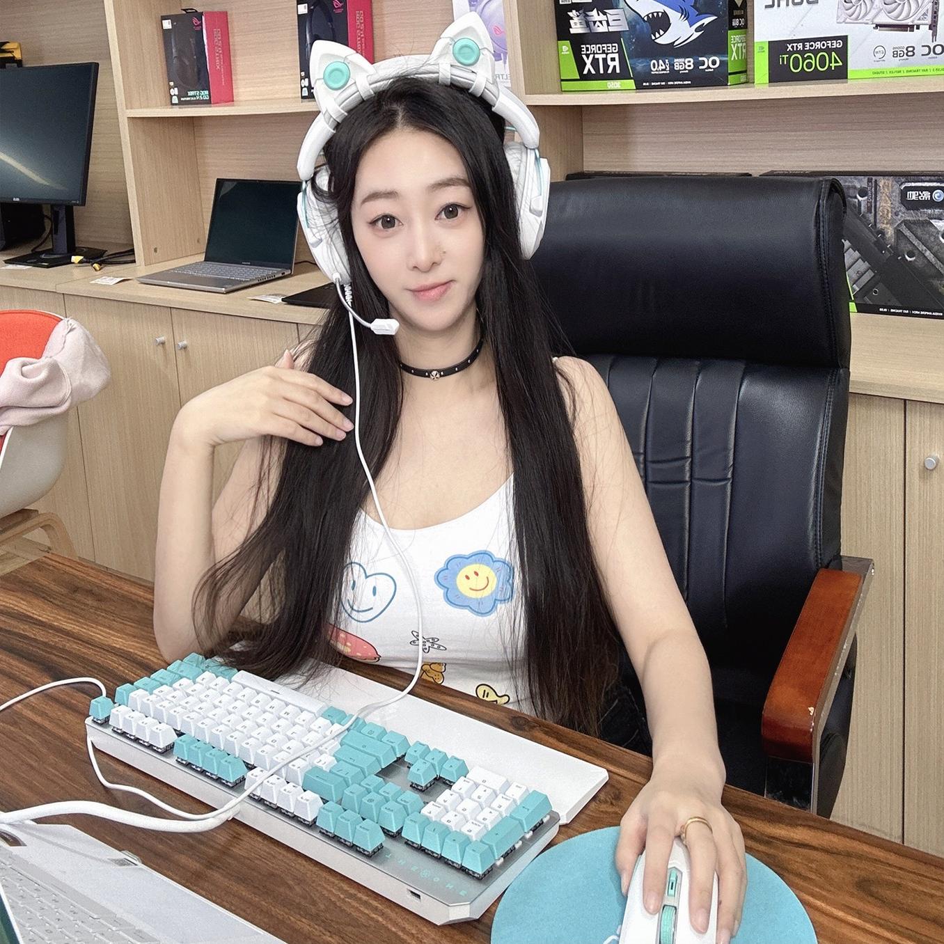 华硕天选机械键盘无线天选初音未来联名鼠标天选耳机耳麦青轴游戏