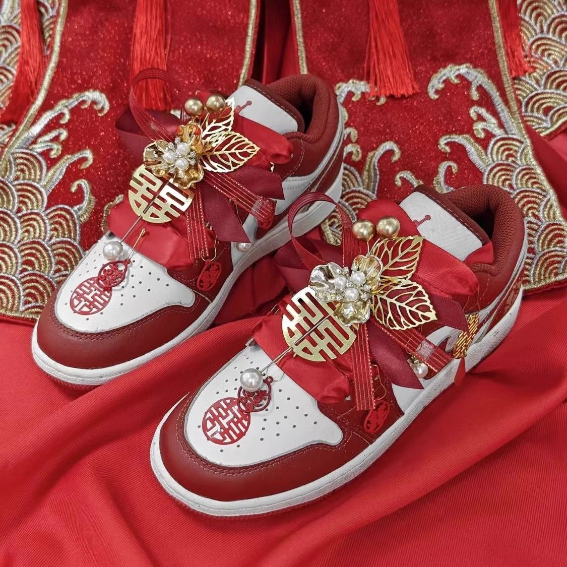 球鞋定制Nike Air Jordan 1AJ1婚鞋秀禾 国风手绘 低帮男女篮球鞋,淘宝优惠券,粉丝福利购,淘宝优惠卷