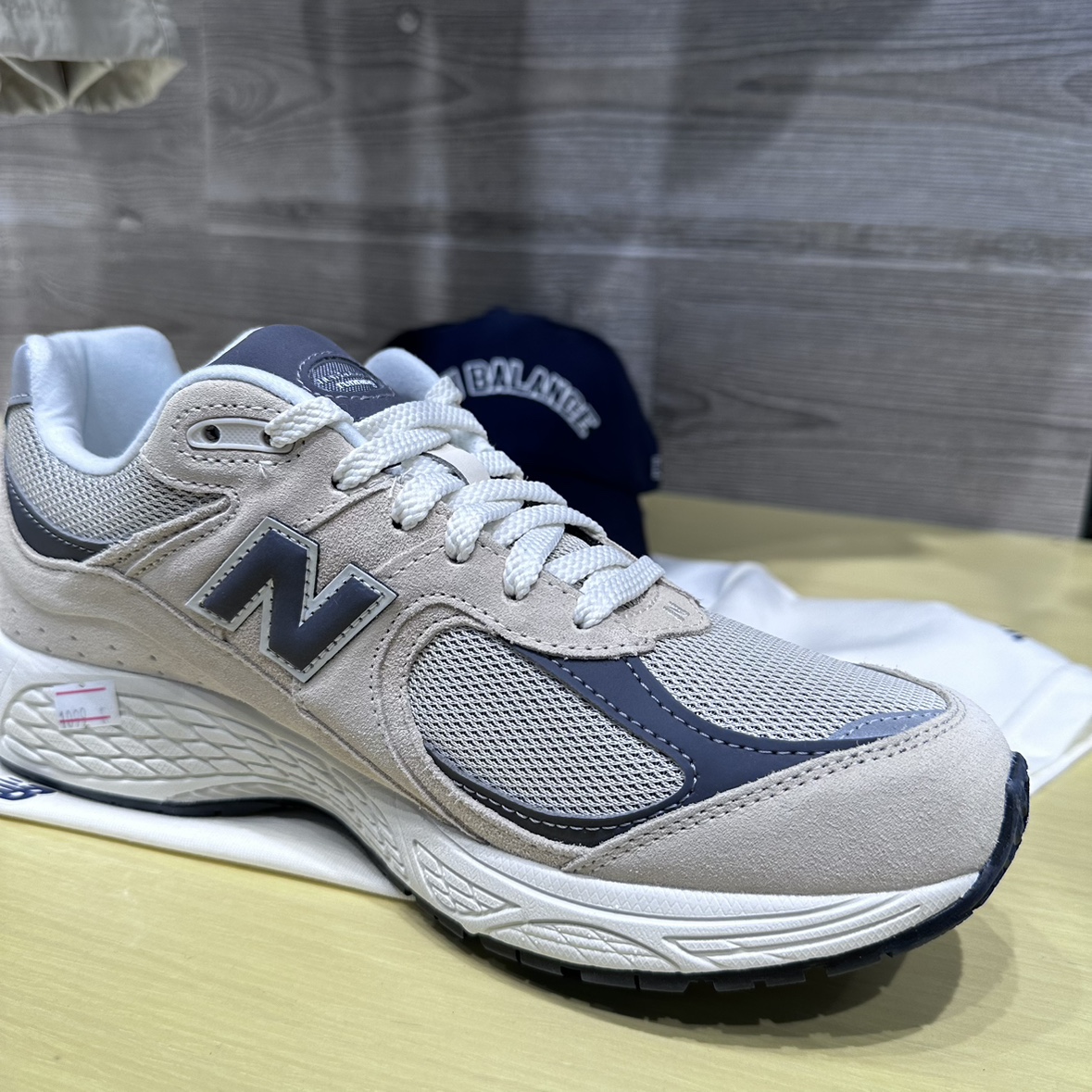 NEW BALANCE NB24新款男女复古舒适百搭休闲跑步鞋 M2002RFA/RFB-图2