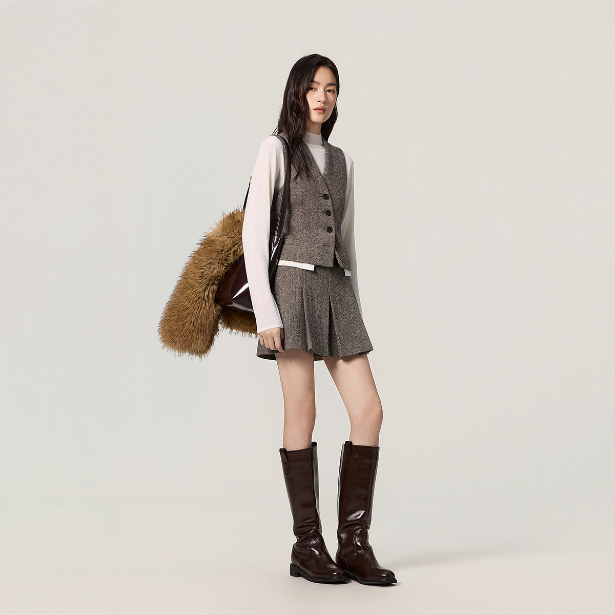 【热销补货】欧时力 羊毛双色呢V领马甲外套女背心后腰带2026春新,淘宝优惠券,粉丝福利购,淘宝优惠卷