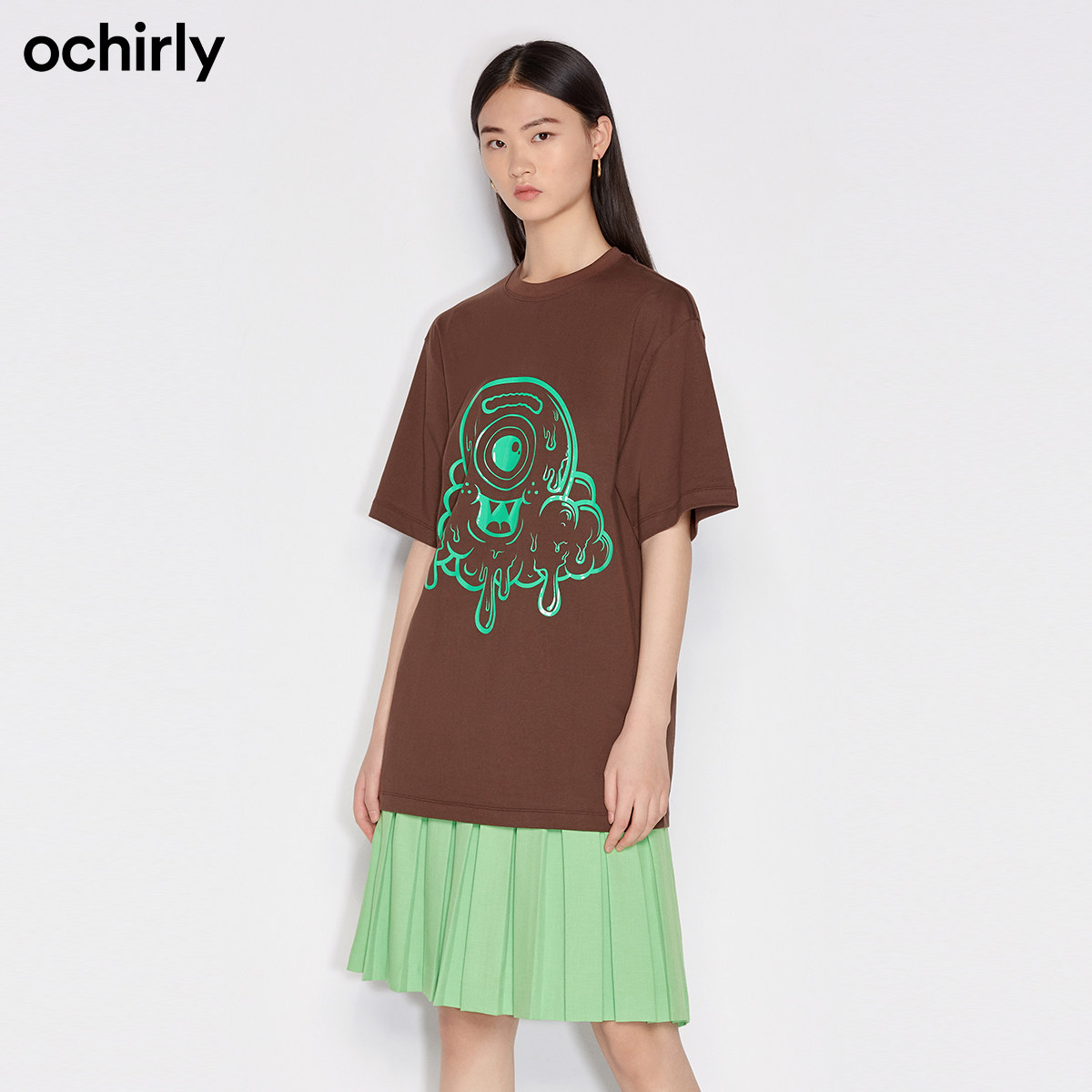 【拍下有惊喜】baby明星欧时力t恤 ochirlyT恤