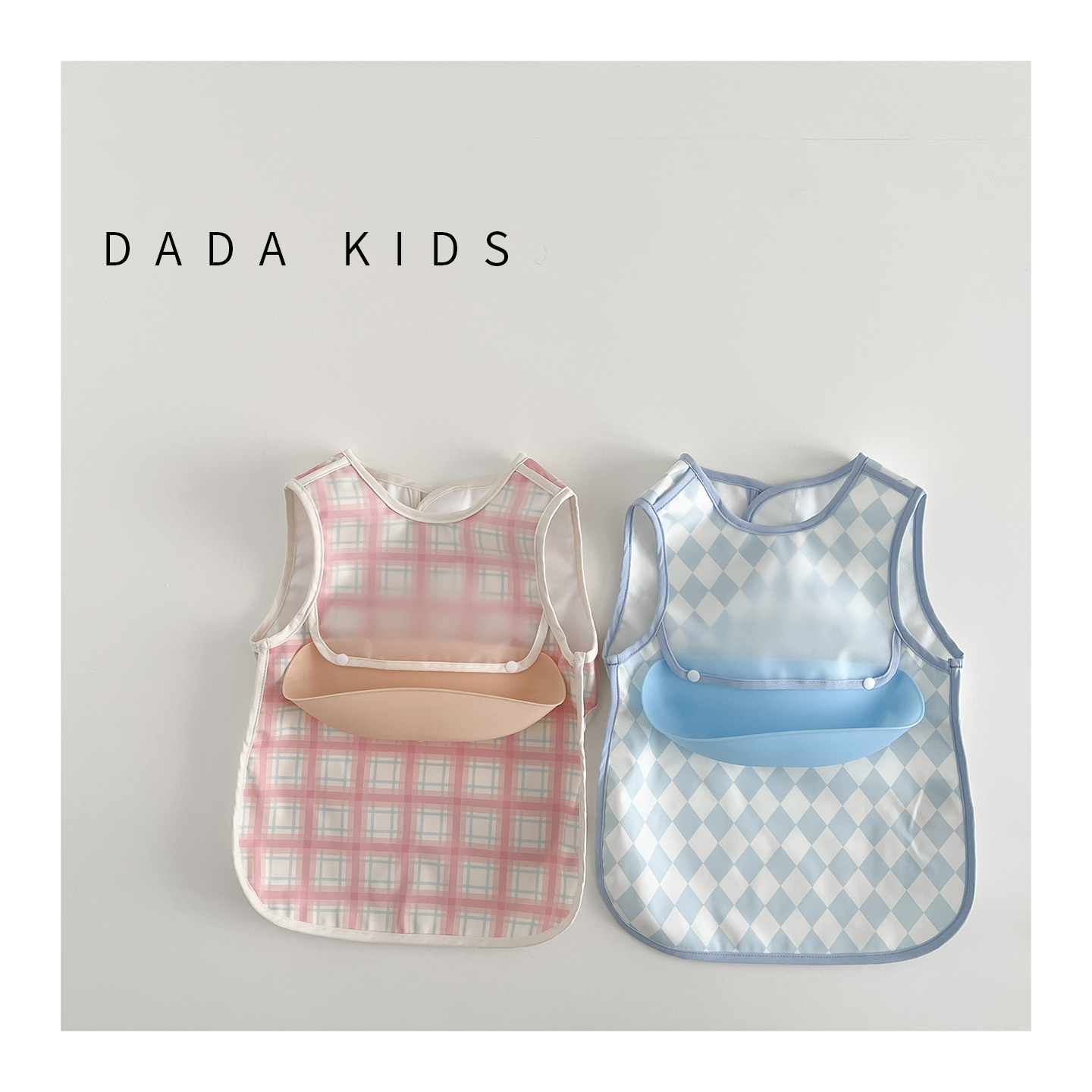 Children's bib, cute cartoon style baby food bag