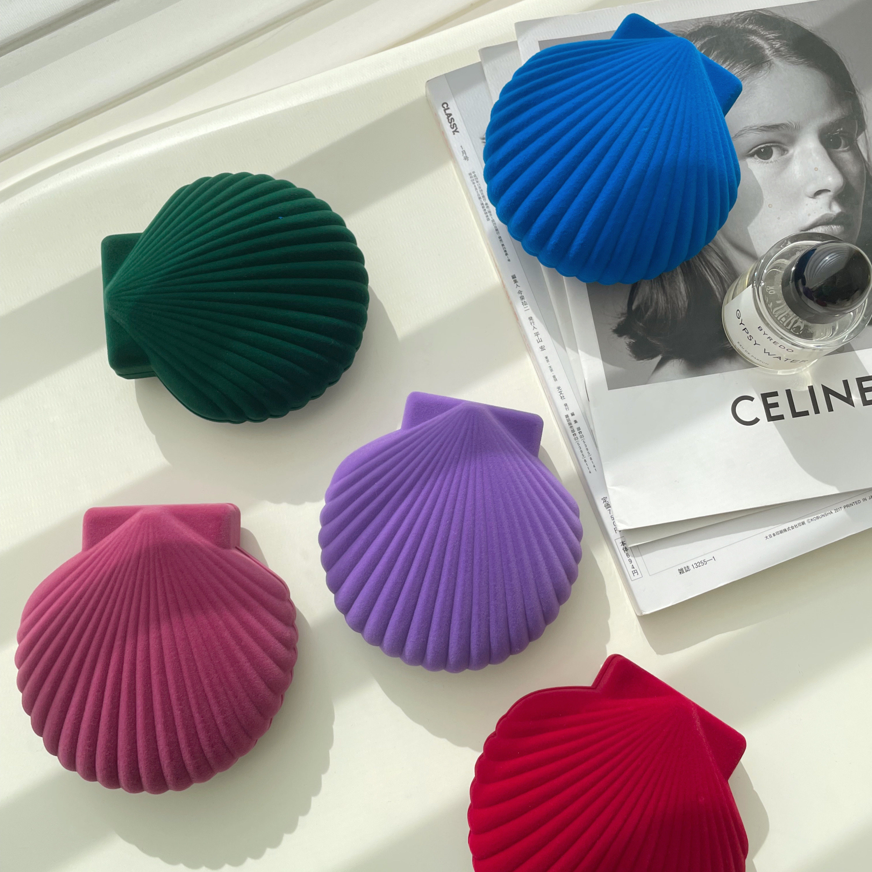 Designed velvet shell jewelry storage box gift