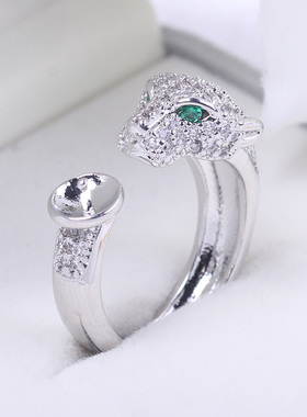 铜镀18K金豹头微镶锆石珍珠戒指