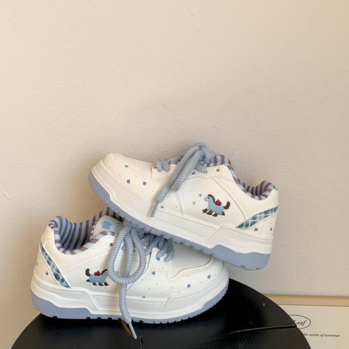 可爱苹果印花小白鞋女2026新款条纹厚底小众宅系chic面包鞋板鞋 - 图2