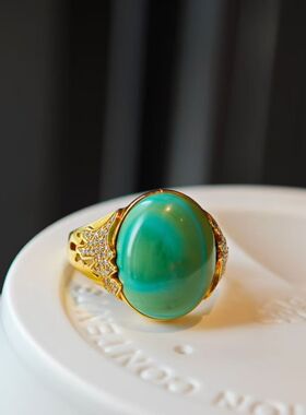 18K金镶嵌精品原矿绿松水波纹戒指很有特色的蛋面花纹颜色特别