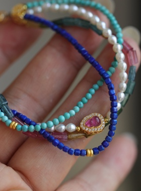 喜欢多层的朋友别错过天然巴洛克珍珠搭配青金石小方糖碧玺直管