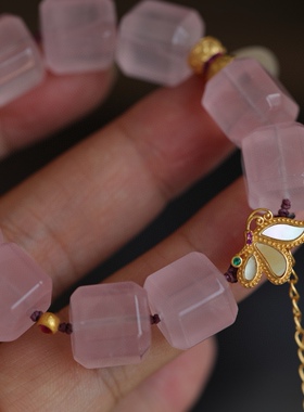 高端定制天然马粉方块手链搭配纯银鎏金镶嵌碧玺配饰纯银鎏金贝壳