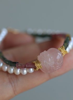 天然摩根石精雕貔貅搭配天然碧玺直管天然淡水珍珠精致又高级