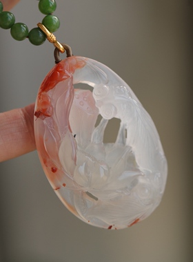 孤品高端定制天然南红俏色精雕连年有余吊坠配天然碧玉长链精美63