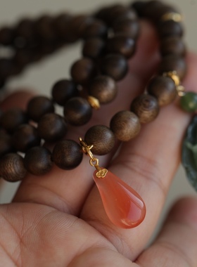 天然沉香多圈搭配纯银鎏金镶嵌冰飘南红碧玺天然和田玉精雕牡丹花