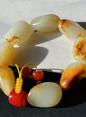 震惊方言精品和田玉新疆特色玉龙河老熟黄沁皮白玉籽料原石手串w2