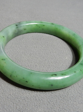 方言和田玉俄料碧玉手镯子